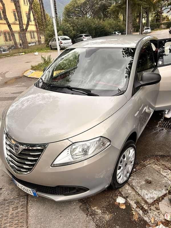 Usata Lancia Ypsilon Silver 86 CV (63 kW) 2015 Utilitaria