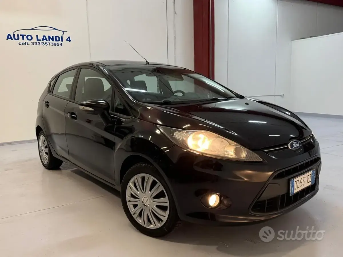 Usata Ford Fiesta Titanium 68 CV (50 kW) 2010 Nero Berlina