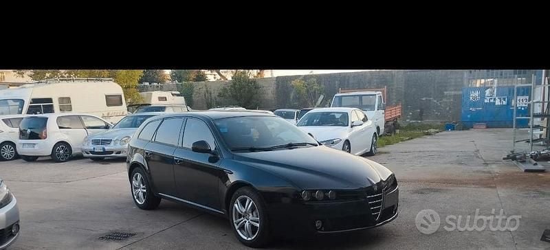 Nero Usata 2008 Alfa Romeo 159 Distinctive Station wagon | 2000 € (Ottimo prezzo) - Immagine 1/4