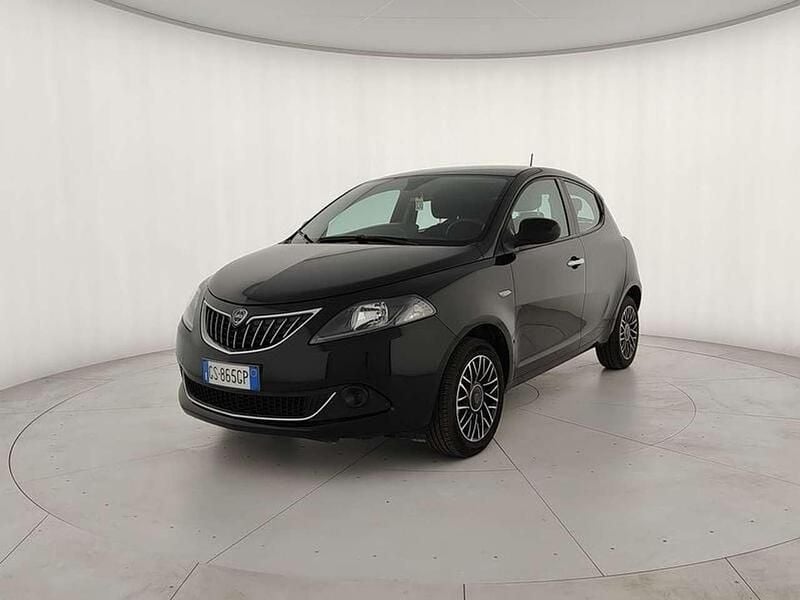 Nero vulcano Usata 2024 Lancia Ypsilon S Due volumi | 13.200 € (Buon prezzo) - Immagine 1/4