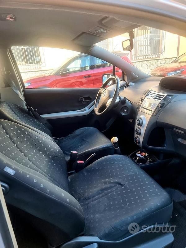 Usata Toyota Yaris 2008 Grigio Berlina