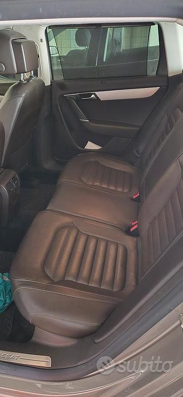 Usata VW Passat 170 CV (125 kW) 2012 Grigio Station wagon