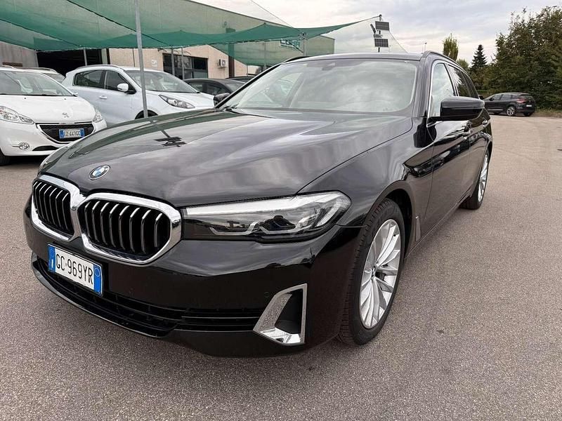 Nero Usata 2020 BMW 520 Luxury Line Station wagon | 29.800 € (Buon prezzo) - Immagine 1/4
