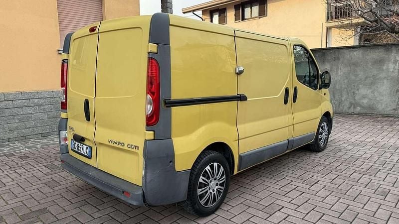 Usata Opel Vivaro 155 CV (114 kW) 2010 Monovolume