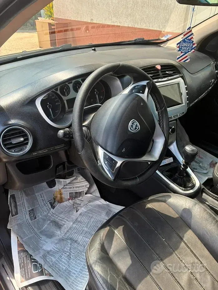 Usata Lancia Delta 120 CV (88 kW) 2009 Utilitaria