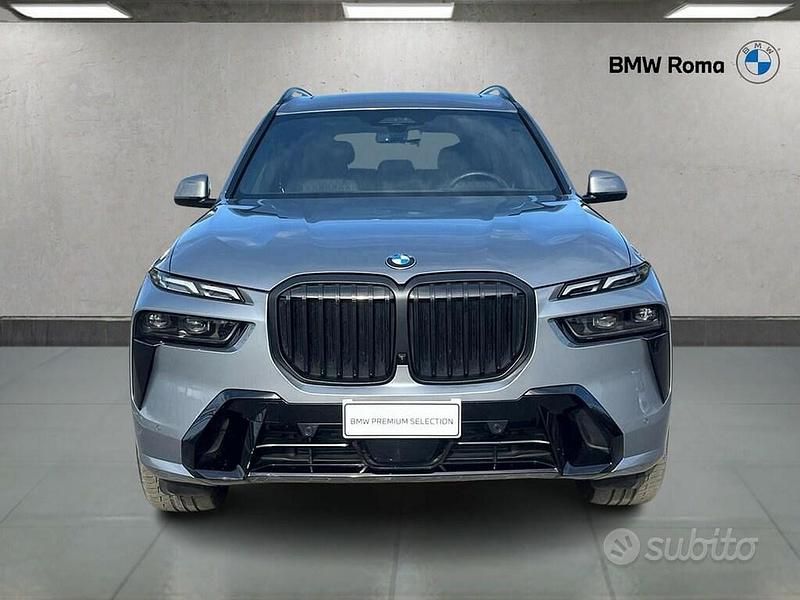 Usata BMW X7 M Sport 352 CV (258 kW) 2024 Skyscraper grey metallic SUV
