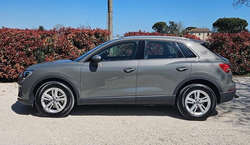 Käytetty Audi Q3 Business 190 HP (139 kW) 2020 Harmaa Katumaasturi