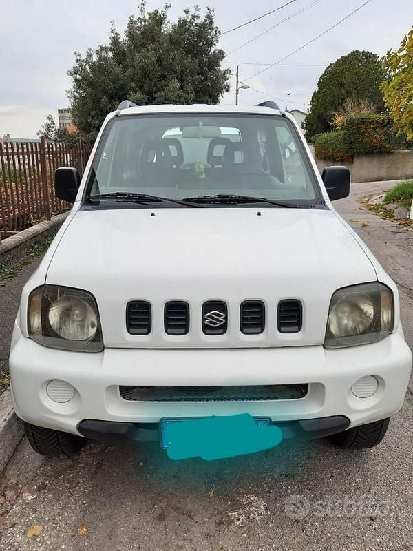 Bianco Usata 2001 Suzuki Jimny SUV | 7000 € (Buon prezzo) - Immagine 1/4