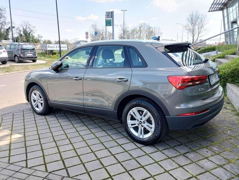 Usata Audi Q3 Business 150 CV (110 kW) 2021 Grigio SUV