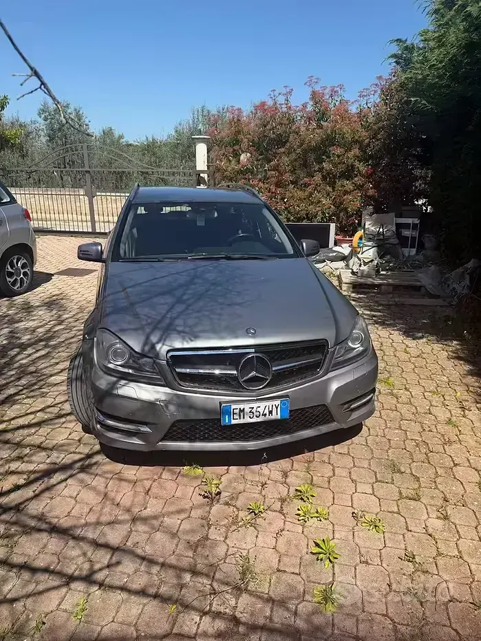 Begagnad Mercedes C220 170 HK (125 kW) 2012 Grå Kombi