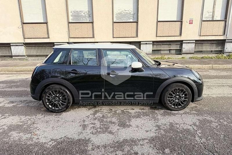 Usata Mini Cooper Classic 114 kW (156 CV) 2025 Nero Utilitaria