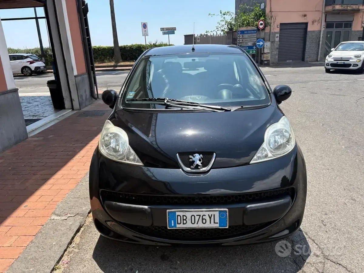 Usata Peugeot 107 68 CV (50 kW) 2006 Nero Utilitaria
