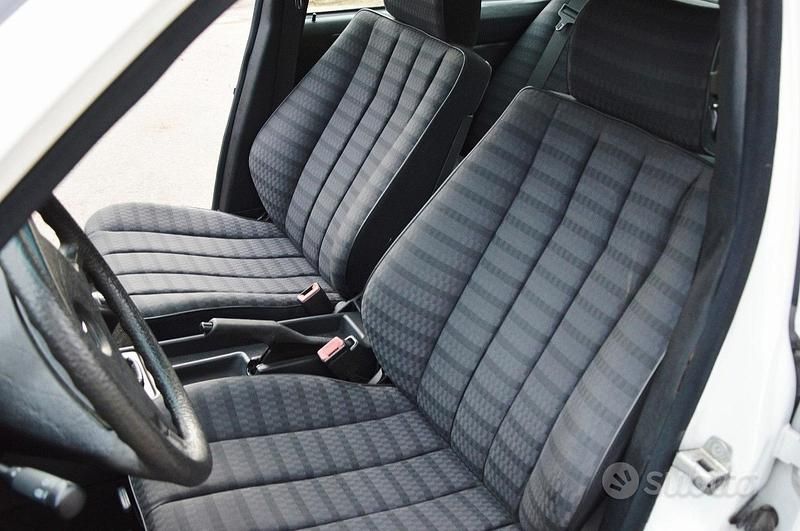 Usata Mercedes 190 109 CV (80 kW) 1991 Bianco Berlina