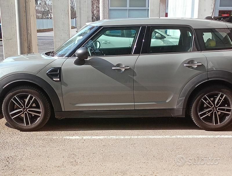 Usata Mini One Countryman 102 CV (75 kW) 2018 Grigio SUV
