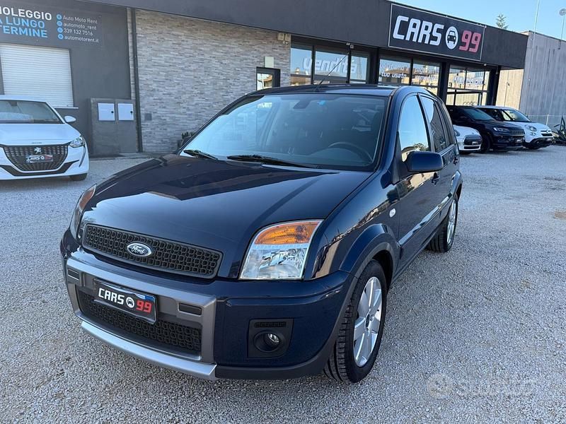 Blu Usata 2009 Ford Fusion Titanium Tre volumi | 4300 € (Cara) - Immagine 1/4