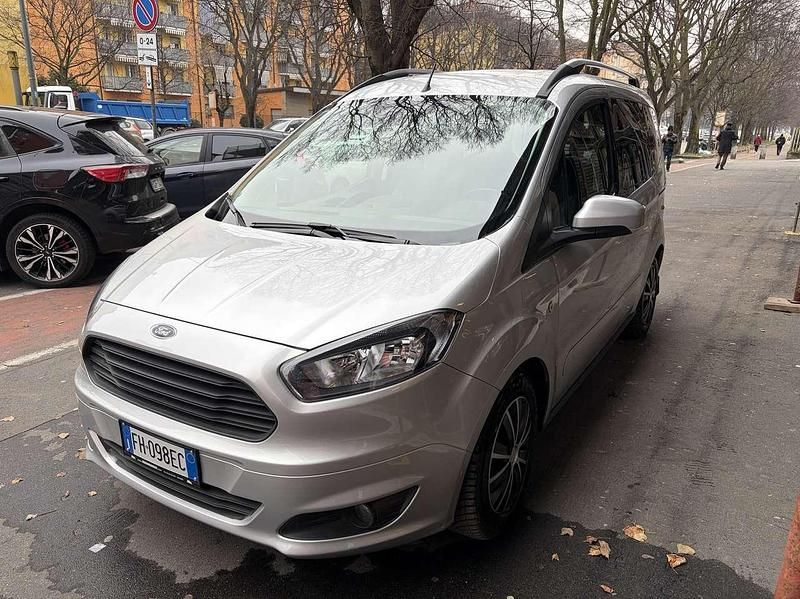 Usata Ford Tourneo Courier Trend 101 CV (74 kW) 2017 Argento Monovolume