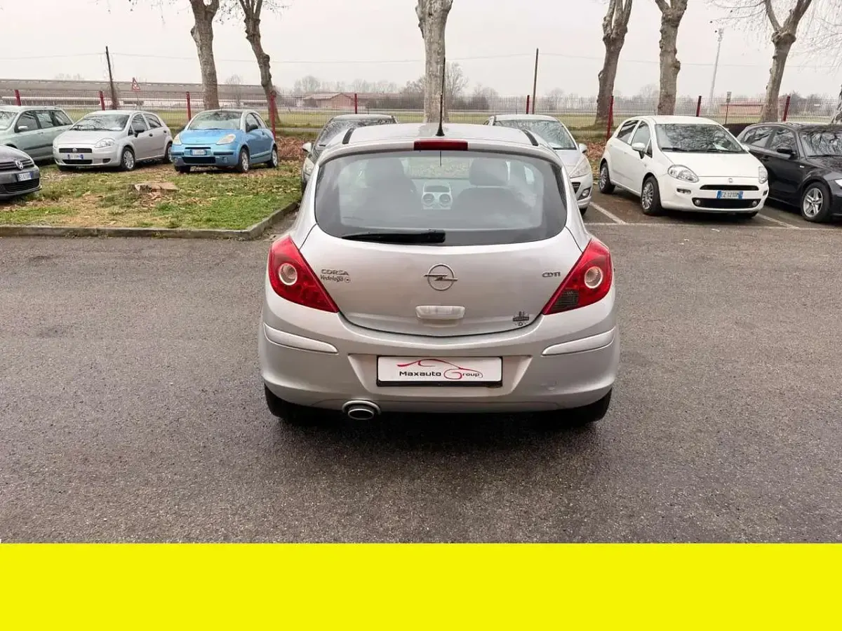 Usata Opel Corsa 90 CV (66 kW) 2008 Other Utilitaria