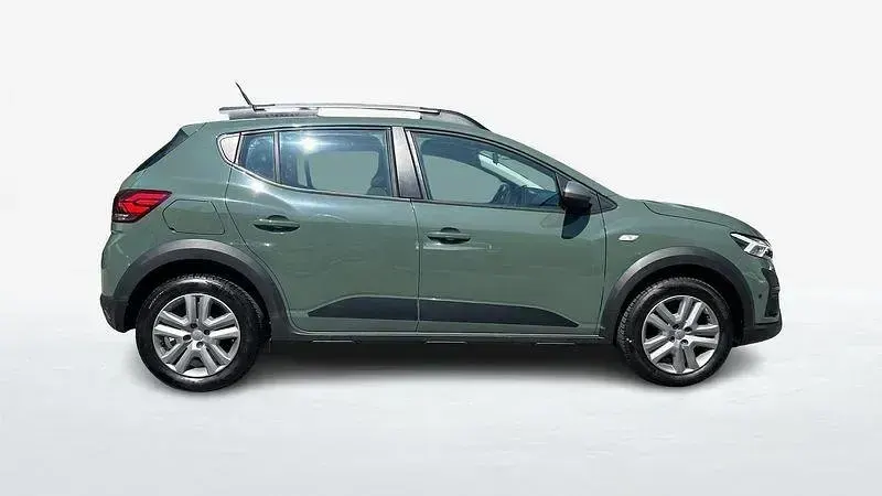 Usata Dacia Sandero Comfort 101 CV (74 kW) 2023 Verde Berlina