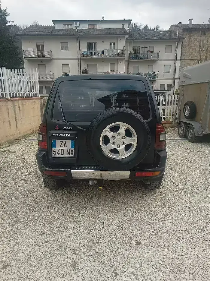 Usata Mitsubishi Pajero 160 CV (117 kW) 2002 Nero SUV