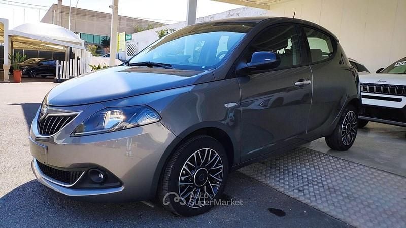 Usata Lancia Ypsilon S 69 CV (50 kW) 2024 Grigio Utilitaria