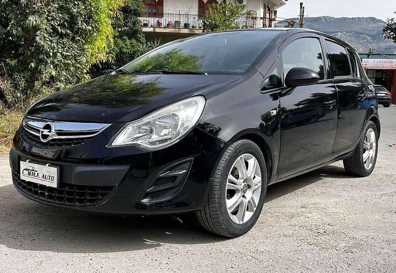 Usata Opel Corsa Edition 86 CV (63 kW) 2013 Nero Utilitaria