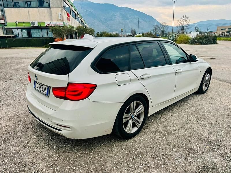Usata BMW 316 Sport Line 116 CV (85 kW) 2016 Bianco Station wagon