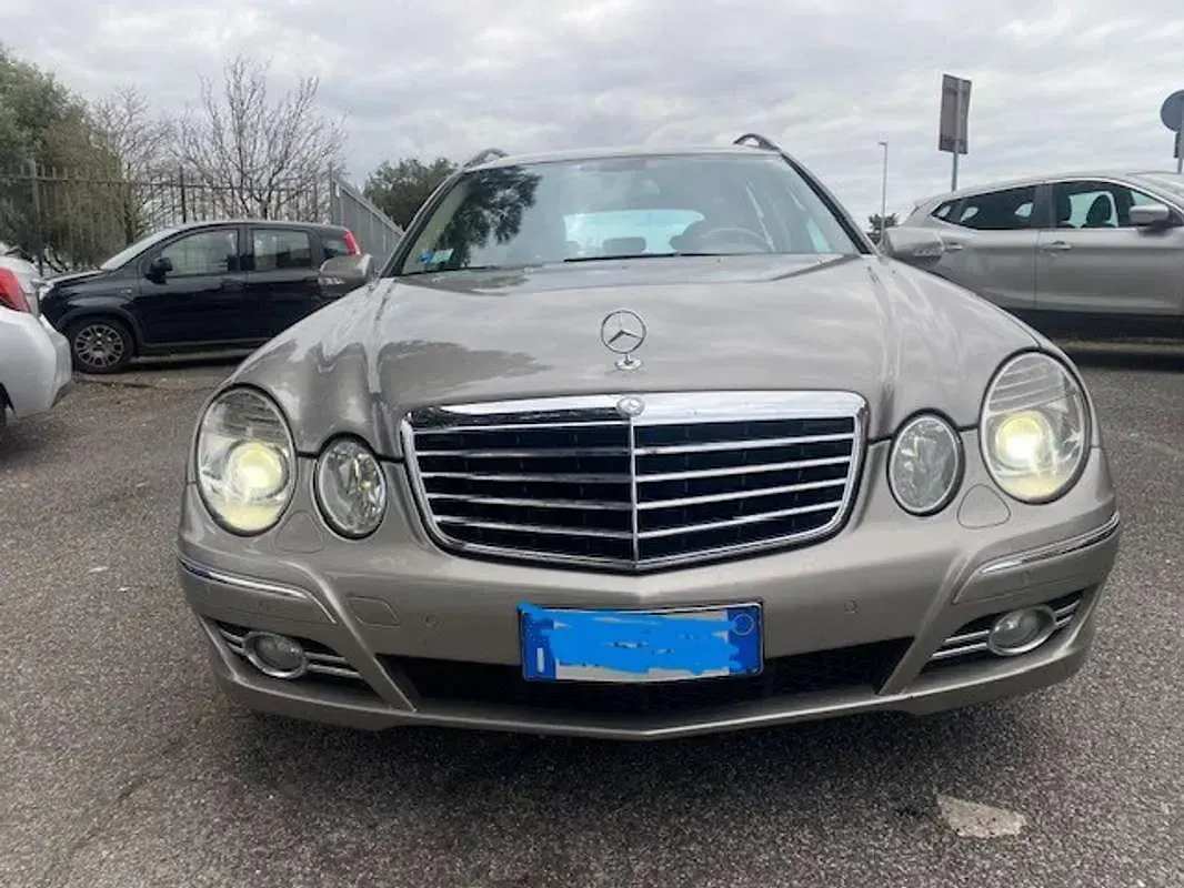 Usata Mercedes E220 Avantgarde 170 CV (125 kW) 2007 Argento Station wagon
