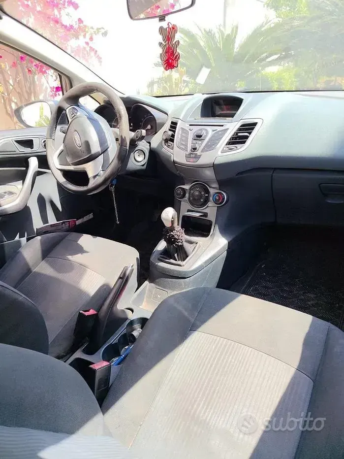 Usata Ford Fiesta 68 CV (50 kW) 2010 Bluazzurro Berlina