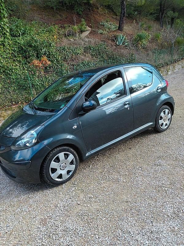 Usata Toyota Aygo 2006 Grigio Utilitaria