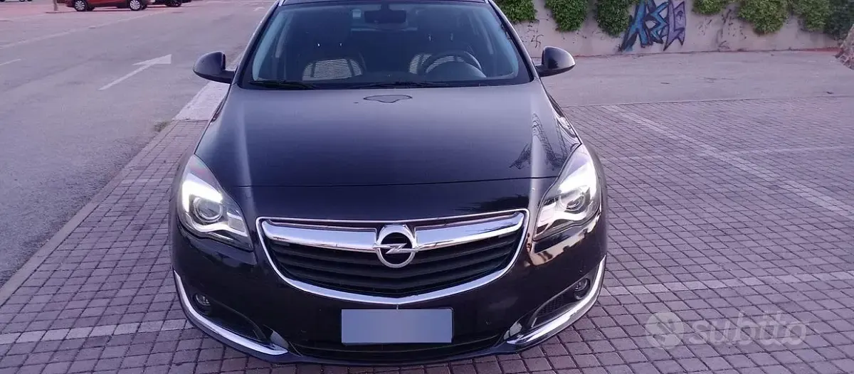 Usata Opel Insignia Business 170 CV (125 kW) 2016 Nero Station wagon