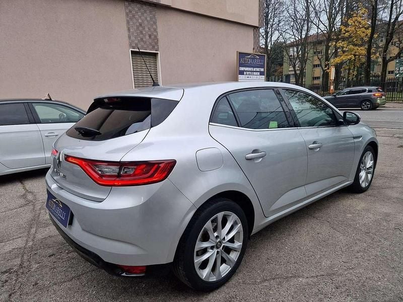 Usata Renault Mégane IV Zen 110 CV (80 kW) 2016 Grigio Berlina