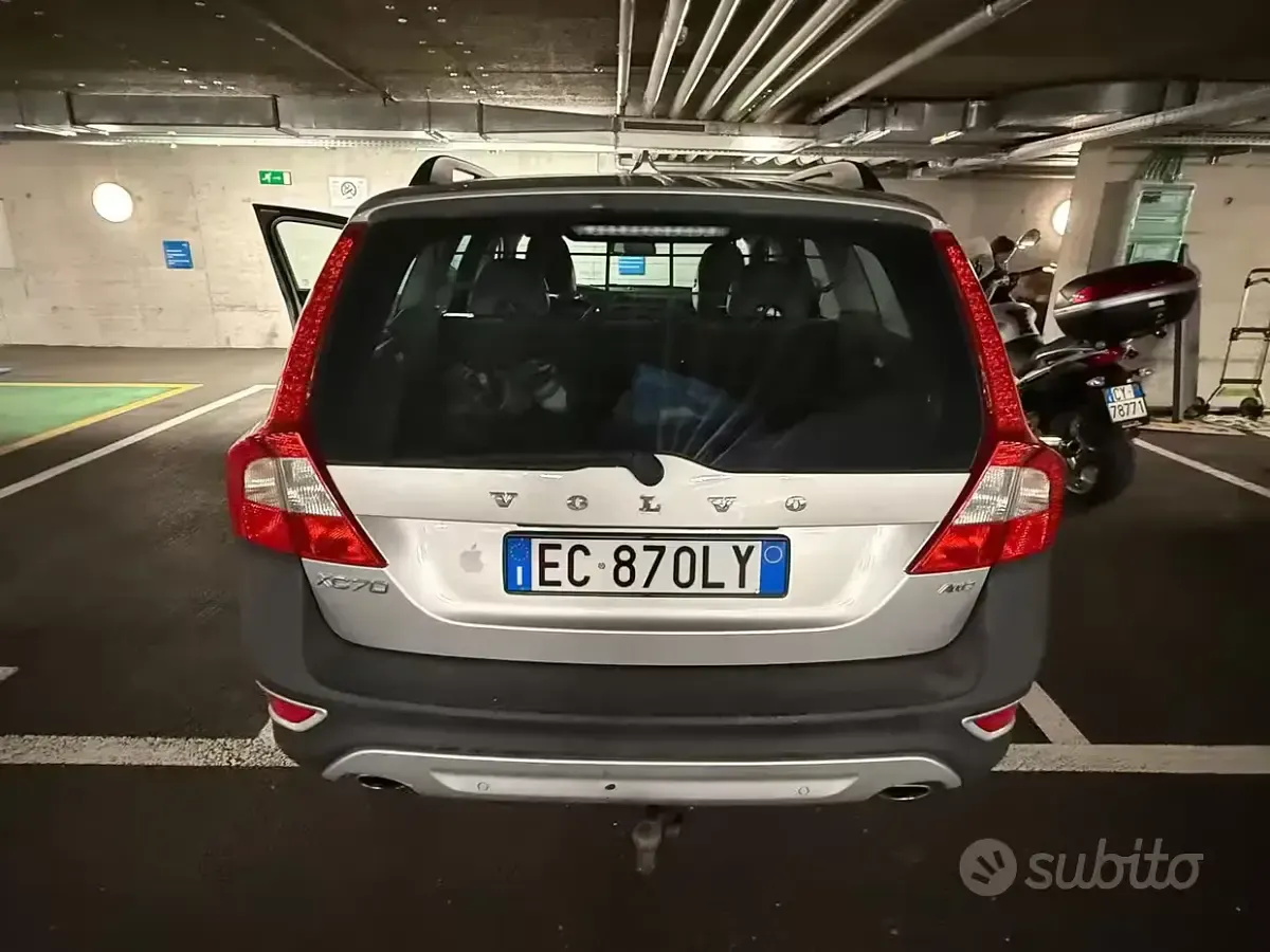 Usata Volvo XC70 Momentum 205 CV (150 kW) 2010 Grigio Station wagon