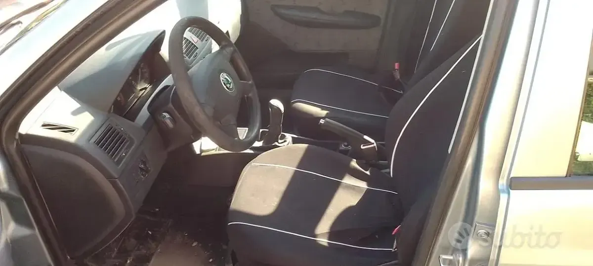 Usata Skoda Fabia 64 CV (47 kW) 2003 Grigio Berlina