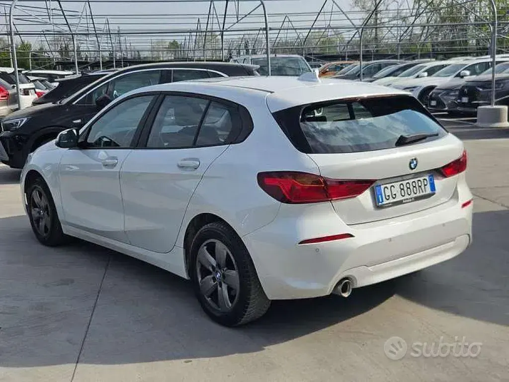 Usata BMW 116 Advantage 116 CV (85 kW) 2021 Bianco Utilitaria