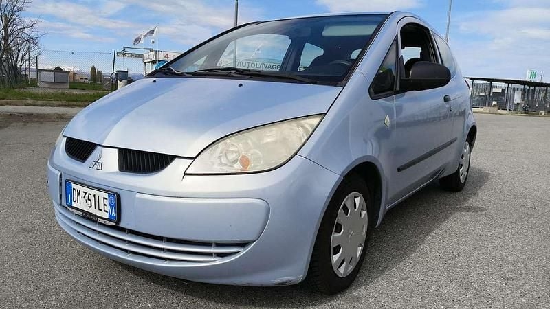 Usata Mitsubishi Colt 75 CV (55 kW) 2008 Argento Berlina