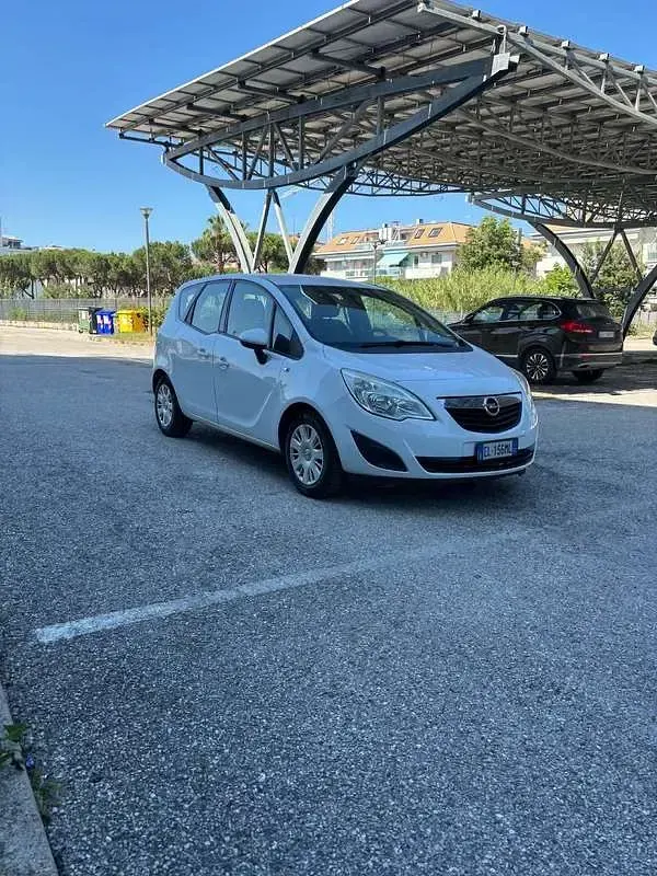 Usata Opel Meriva S 120 CV (88 kW) 2013 Bianco Monovolume