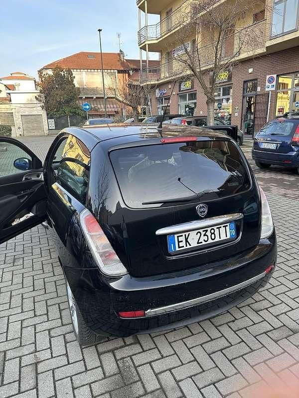 Usata Lancia Ypsilon Platinum 69 CV (50 kW) 2011 Utilitaria