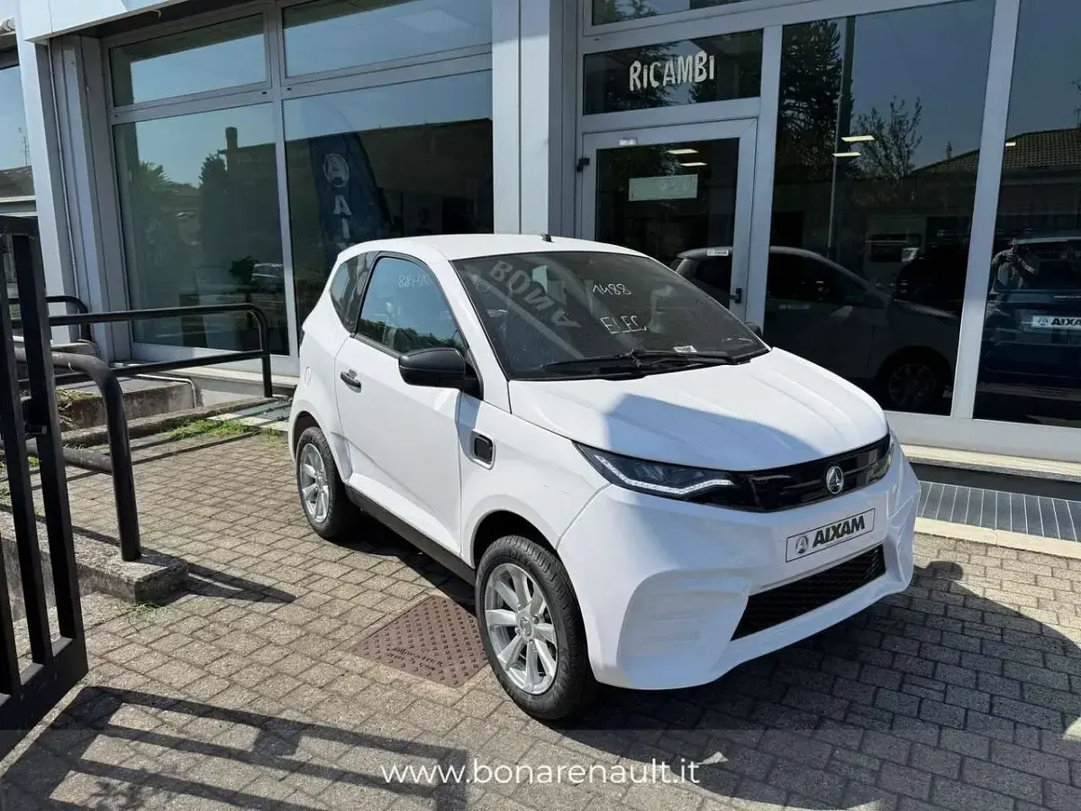 Nuova Aixam City Pack 2026 Bianco Berlina