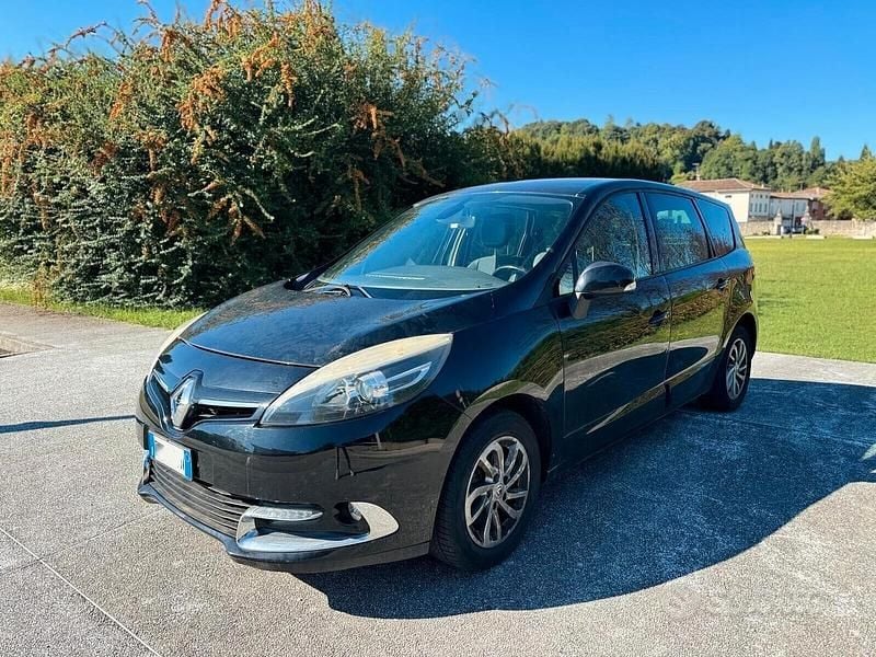 Nero Usata 2014 Renault Grand Scénic Monovolume | 6900 € - Immagine 1/4
