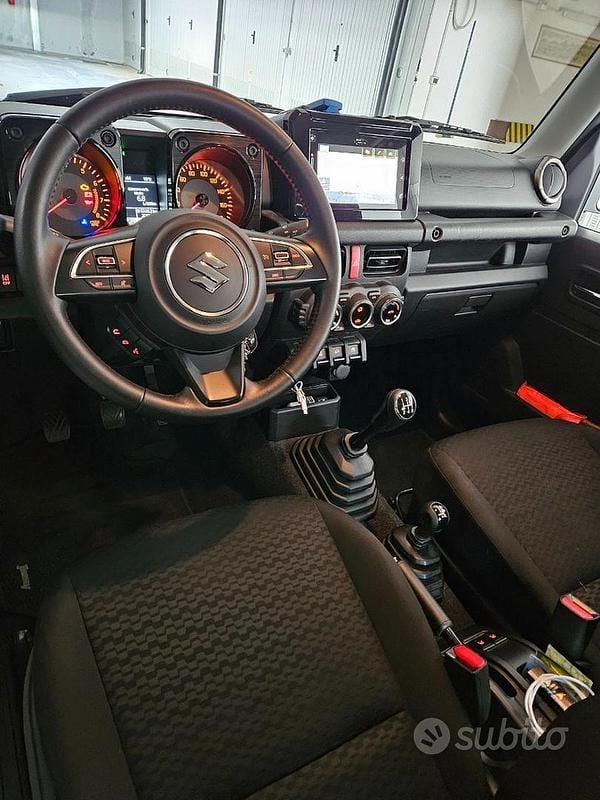 Nero Usata 2019 Suzuki Jimny SUV | 36.000 € (Buon prezzo) - Immagine 1/4