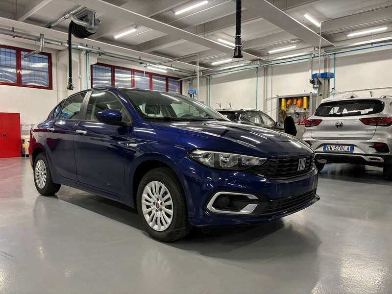 Blu Nuova 2025 Fiat Tipo Tre volumi | 14.990 € (Super prezzo) - Immagine 1/4