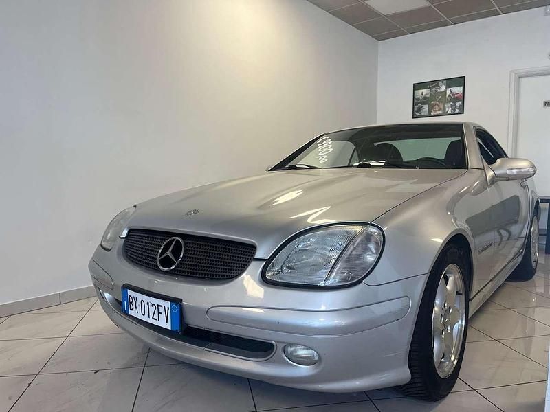Argento Usata 2001 Mercedes SLK200 Cabrio | 9900 € (Buon prezzo) - Immagine 1/4