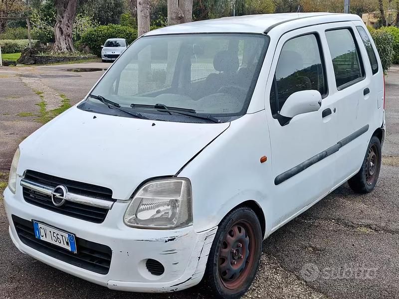 Usata Opel Agila Club 2005 Bianco Monovolume