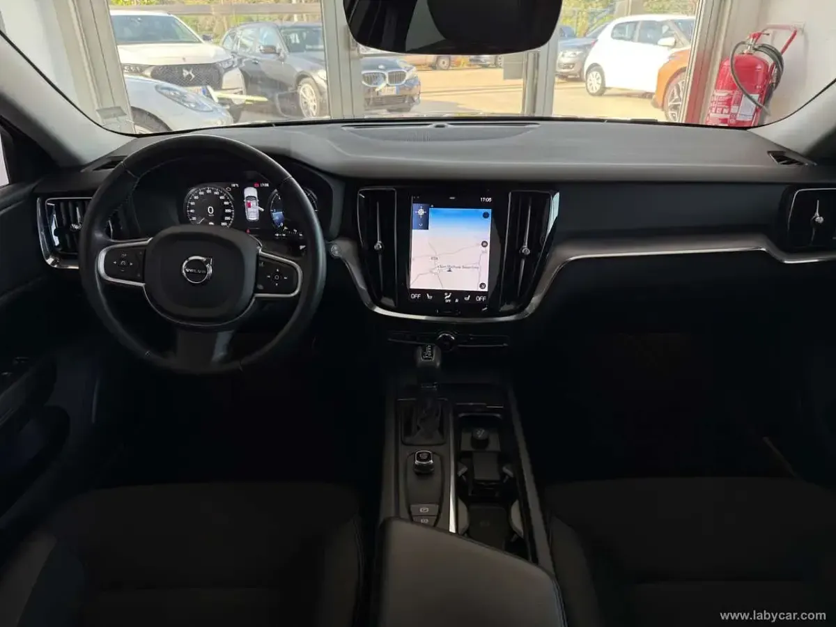 Usata Volvo V60 Business Edition 150 CV (110 kW) 2018 Nero Station wagon
