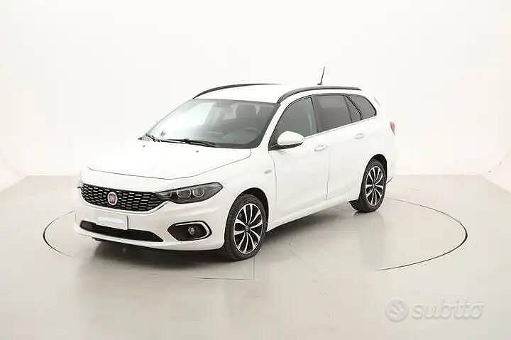 Usata 2019 Fiat Tipo Lounge Tre volumi | 12.790 € (Cara) - Immagine 1/4