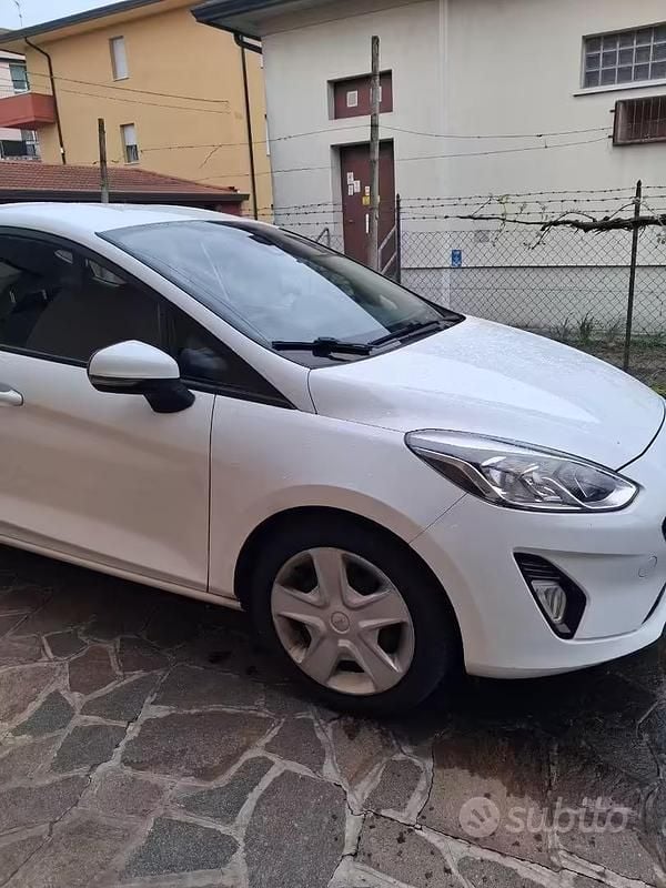 Gebraucht Ford Fiesta 86 PS (63 kW) 2018 Weiß Kleinwagen