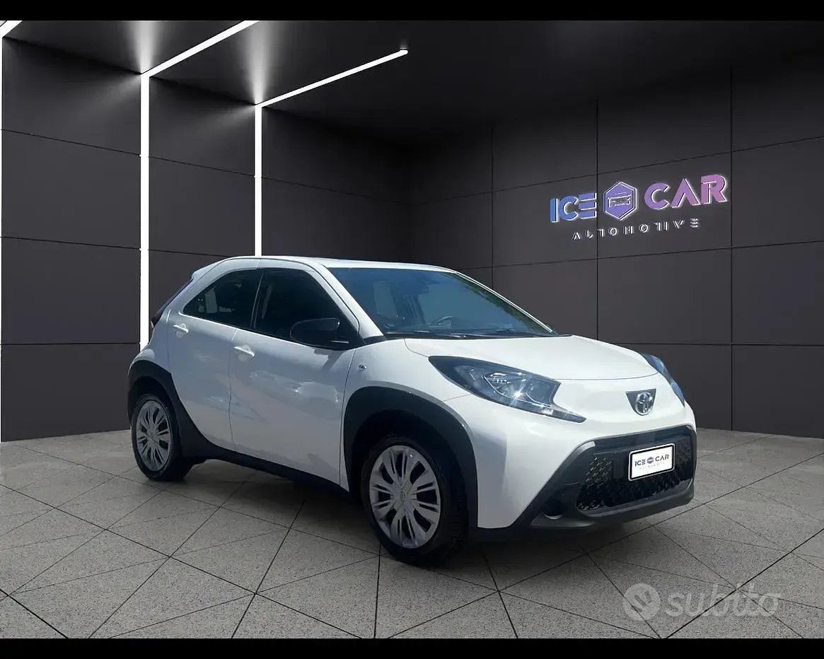Usata Toyota Aygo X Active 72 CV (52 kW) 2025 Bianco SUV