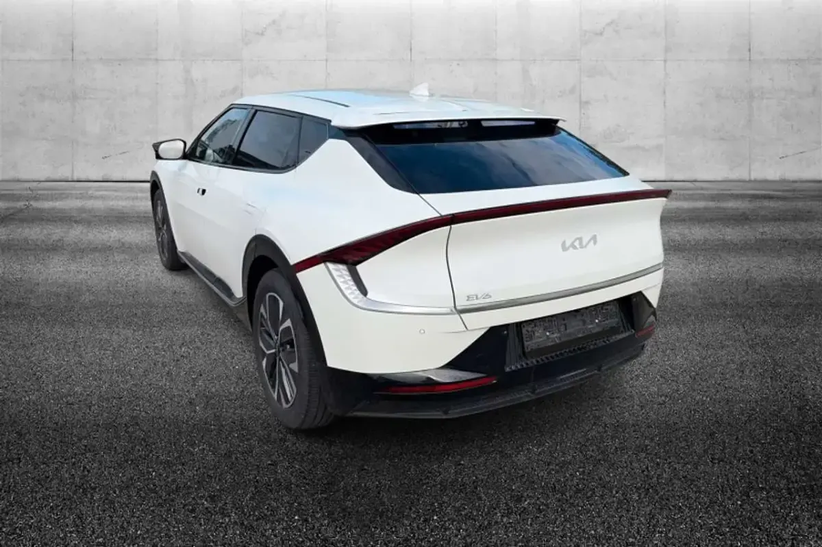 Usata Kia EV6 55 kW (76 CV) 2022 Bianco SUV