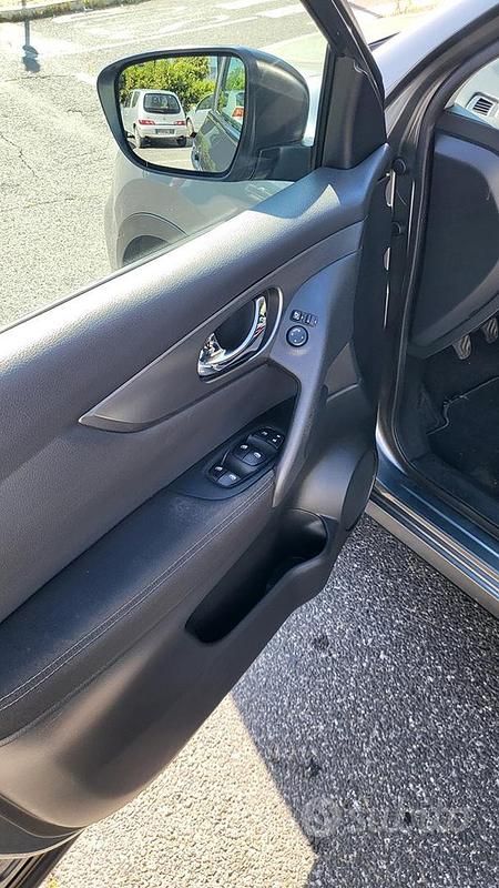 Usata Nissan Qashqai N-Connecta 116 CV (85 kW) 2018 Grigio SUV