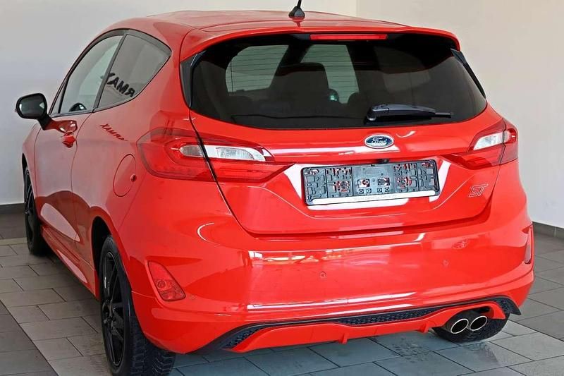 Begagnad Ford Fiesta ST 205 HK (150 kW) 2018 Röd Halvkombi